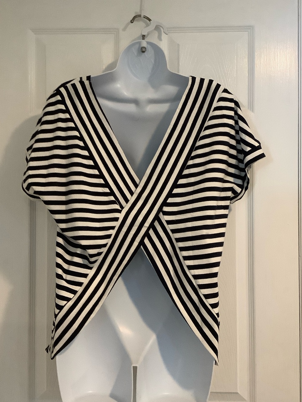 NWT LILY COCO Navy/White Striped Crisscross Back Nautical Preppy Summer Top M